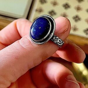 Vintage sterling silver blue lapiz stone ring